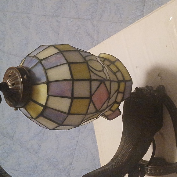 Stained Glass Cat Table Lamp with Bronze Base - Picture 6 of 12